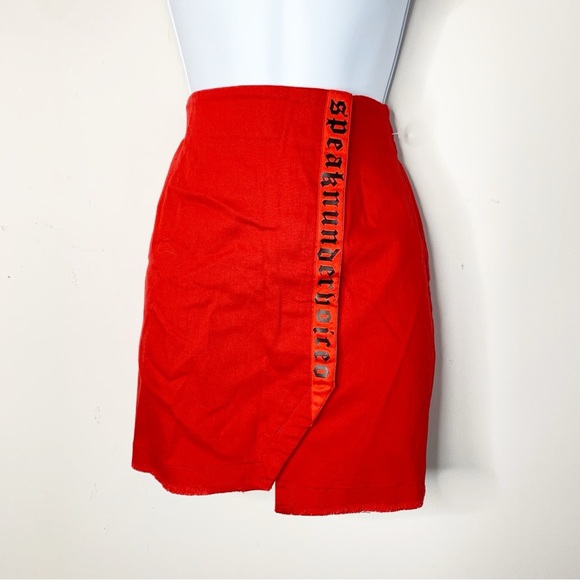 Women’s Y2k Mini Skirt Vintage 2000s Red Logo Size Small Punk Gothic Skater - Picture 4 of 10